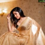 Sakshi Agarwal Instagram - Embrance each & Every breath that you are taking . Celebrate your Life ! Live It !! Boutique :- @sankalptheboutique H & M :- @sangi_avias_makeup , @suni_makeup_hair Clicks :- @bricabrac.in @onlynikil