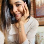 Sakshi Agarwal Instagram - If you want to stay Happy in Life.. Never be “Owner” of Love Always be a “Donor” of Love #quarantine #stayhome #staysafe #instalife #traditional #salwaar #quarantinelife