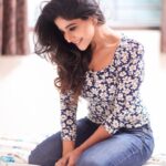 Sakshi Agarwal Instagram - Love makes the shy brave And the brave shy❤️