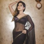 Sakshi Agarwal Instagram – What is coming is better than what is gone ! 
Pics by : @sarancapture 
Makeup by : @makeupbywanshazia 
Styling by : @fab_by_faiza 
Video by : @photokaaran_photography 
#Sakshiagarwal #hotphotoshoot #blacklove  #saree #sareelove #bold #elegant