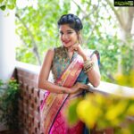 Sakshi Agarwal Instagram - 💋@pattushastra @redboxphotography 🌸 . . . . . . . . Accesories by @rimliboutique , designer blouses by @ishithaa_design_house & make up by @beautybeginsbyleimi Shoot for #pattushastra #malaysia #saree