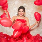 Sakshi Agarwal Instagram – 💋💋 @fab_by_faiza 
@sarancapture @sangeethamakeoverartistry
#valentinesday2020 #valentines #red #love #friendship #balloons🎈 #instapic