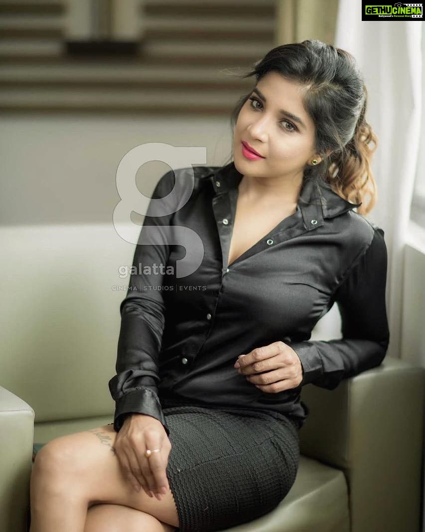 Sakshi Agarwal Instagram - Keep Calm & Stay Classy ! Photoshoot For @galattadotcom Magazine Costume by @chandini_khanna0101 HMUA By @viji_sharath Clicks By @camerasenthil Ramada Chennai Egmore