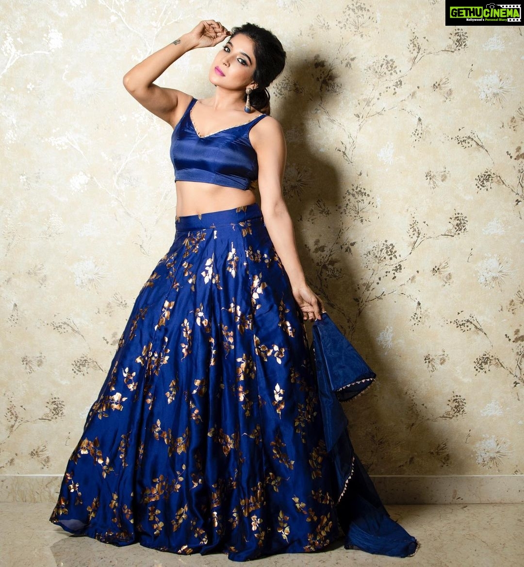 Sakshi Agarwal Instagram - Courage above fear❤️ . . . . . For the #VikatanNambikkaiAwards Redcarpet ! Outfit By @suhanyalingamofficial Makeup & Hair By @viji_sharath - @makeup_sharathbhushan , Clicks By @cyril_eanastein ..