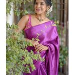 Sakshi Agarwal Instagram - If you see someone without a smile, give them one of yours😍 This one goes out to my Insta Family🥰 Saree :- @shasmahi_theboutique Makeup :- @fathi_hairandmakeup Hair :- @pushplatahairandmakeup Clicks :- @maheshwarun.photography
