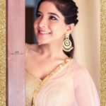 Sakshi Agarwal Instagram - I hope your day is as bright as your Smile! @suhanyalingamofficial @fathi_hairandmakeup @akphotography_ak