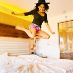 Sakshi Agarwal Instagram - You think I am crazy?? See me when I am in the best of my moods❤️ #goa #vaction #jumpingonbed #crazy #happymood #lovemylife Calangute