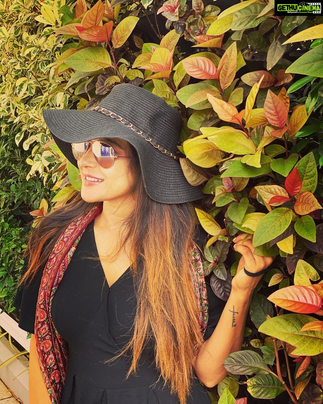 Sakshi Agarwal Instagram - Be honest, be nice Be a flower, not a weed💥 Cafe Chocolatti