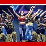 Sakshi Agarwal Instagram - I'm Happy that i have done the Opening Performance in a Grand Event #filmfareawards2019 @filmfare @thetimesofindia @viji_sharath @makeup_sharathbhushan Pic courtesy: C Suresh kumar& A Prathap Jawaharlal Nehru Stadium