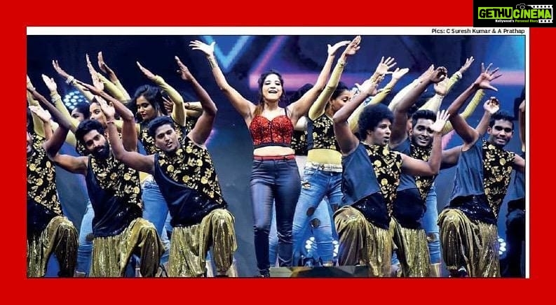 Sakshi Agarwal Instagram - I'm Happy that i have done the Opening Performance in a Grand Event #filmfareawards2019 @filmfare @thetimesofindia @viji_sharath @makeup_sharathbhushan Pic courtesy: C Suresh kumar& A Prathap Jawaharlal Nehru Stadium
