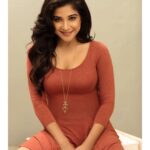 Sakshi Agarwal Instagram - You kinda owe it yourself to do all the things you have ever dreamed off💋💋 #sakshiagarwal @venketramg @nageshmakeup09 Chennai, India