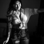 Sakshi Agarwal Instagram - Never bend your head.. Always hold it high.. Look the world straight in the dace- Hellen Keller @kiransaphotography