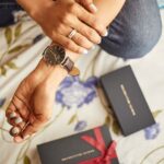 Sakshi Agarwal Instagram - Santa came home early! @danielwellington is a classic gift for your dear ones this holiday season. Get 20% off on the purchase of two or more products. To make this even better, you can also use my code " SAKSHIA " to avail an extra 15% off. #DWforeveryone​#danielwellington