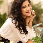 Sakshi Agarwal Instagram – Its Monday , so start your week with happy & positive ! 
#mondaymotivation  #mondayvibes
