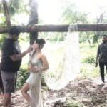 Sakshi Agarwal Instagram - After 2,3 days he became my sweetheart , he was treating us like a friend , so sweet of a guy 😍 wish to see him again @fab_by_faiza @alex_judeson @viji_sharath @makeup_sharathbhushan @abdul33211 #Naayab #calendar #bts Alappuzha