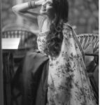 Sakshi Agarwal Instagram - No beauty shines better than that of a genuine heart❤️ @camerasenthil @fathi_hairandmakeup @_ruchikothari @fineshinejewels HAMSA