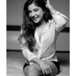 Sakshi Agarwal Instagram - Because easy doesn’t change you🖤 @kiransaphotography