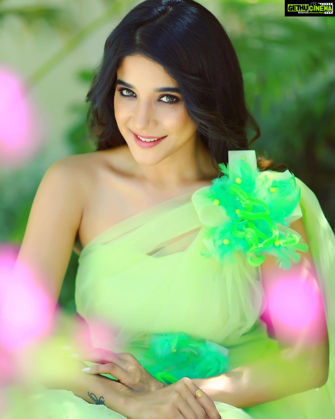 Sakshi Agarwal Instagram - Remember my dear, Dragons are just a part of every fairy taleπ«π«π«π«π«π«π«π«π«π«π«π«π«π« @deepak_durai_photography @pushplatahairandmakeup @epsyas @proyuvraj