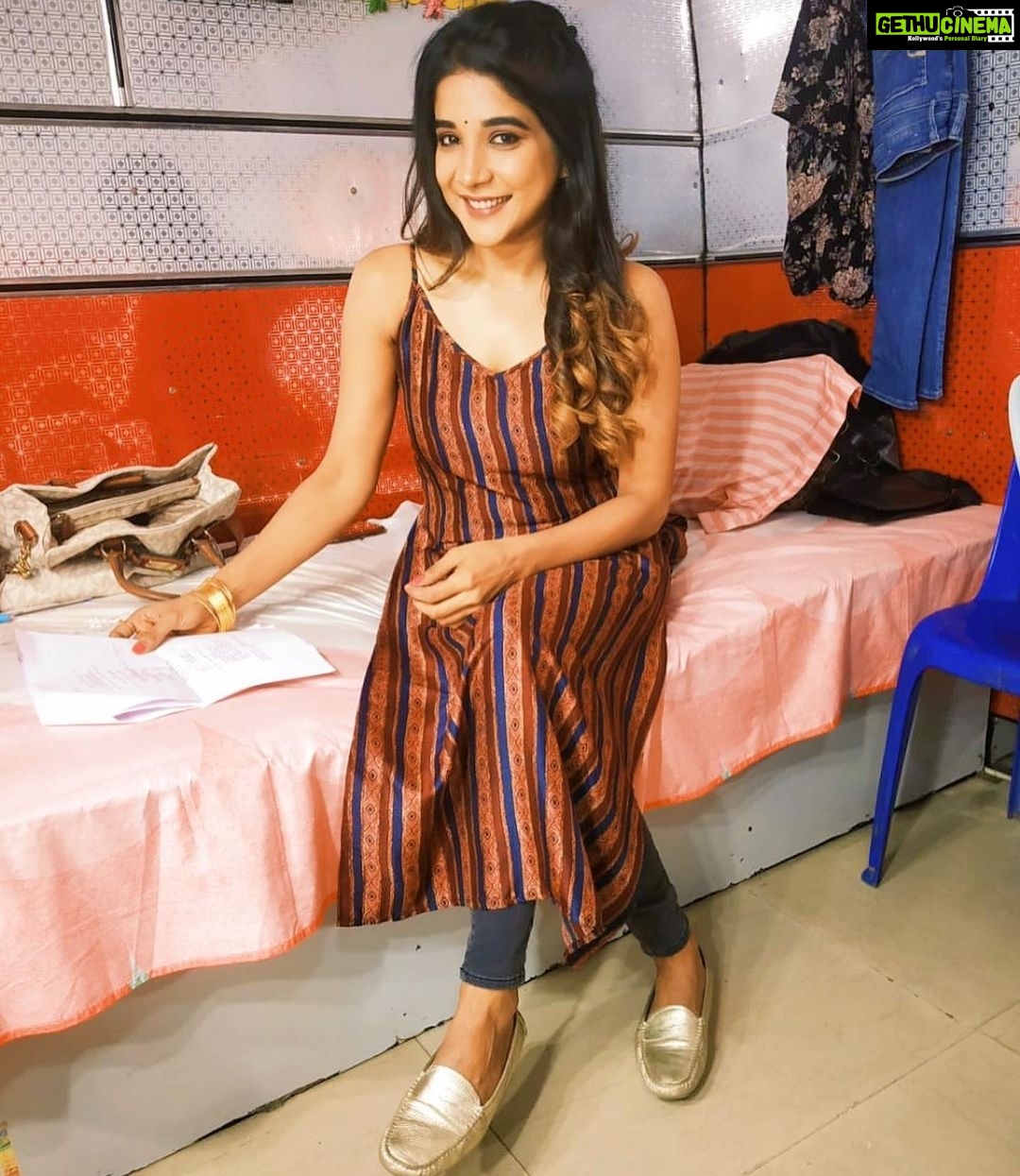 Sakshi Agarwal Instagram - She became more than what she expected! She became the journey, And like all journeys She did not end, She simply changed directions and kept goin! My next film❤️❤️ Details out soon💥💥 @proyuvraaj @pushplatahairandmakeup