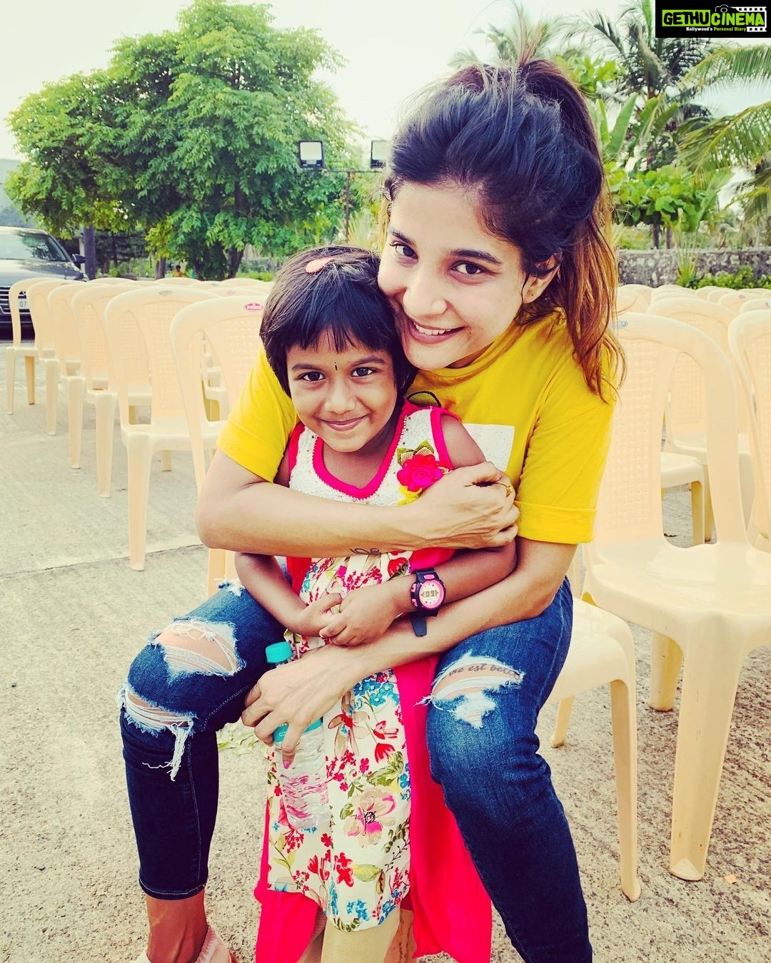 Sakshi Agarwal Instagram - That moment when cute kids want to take pics with you❤️❤️