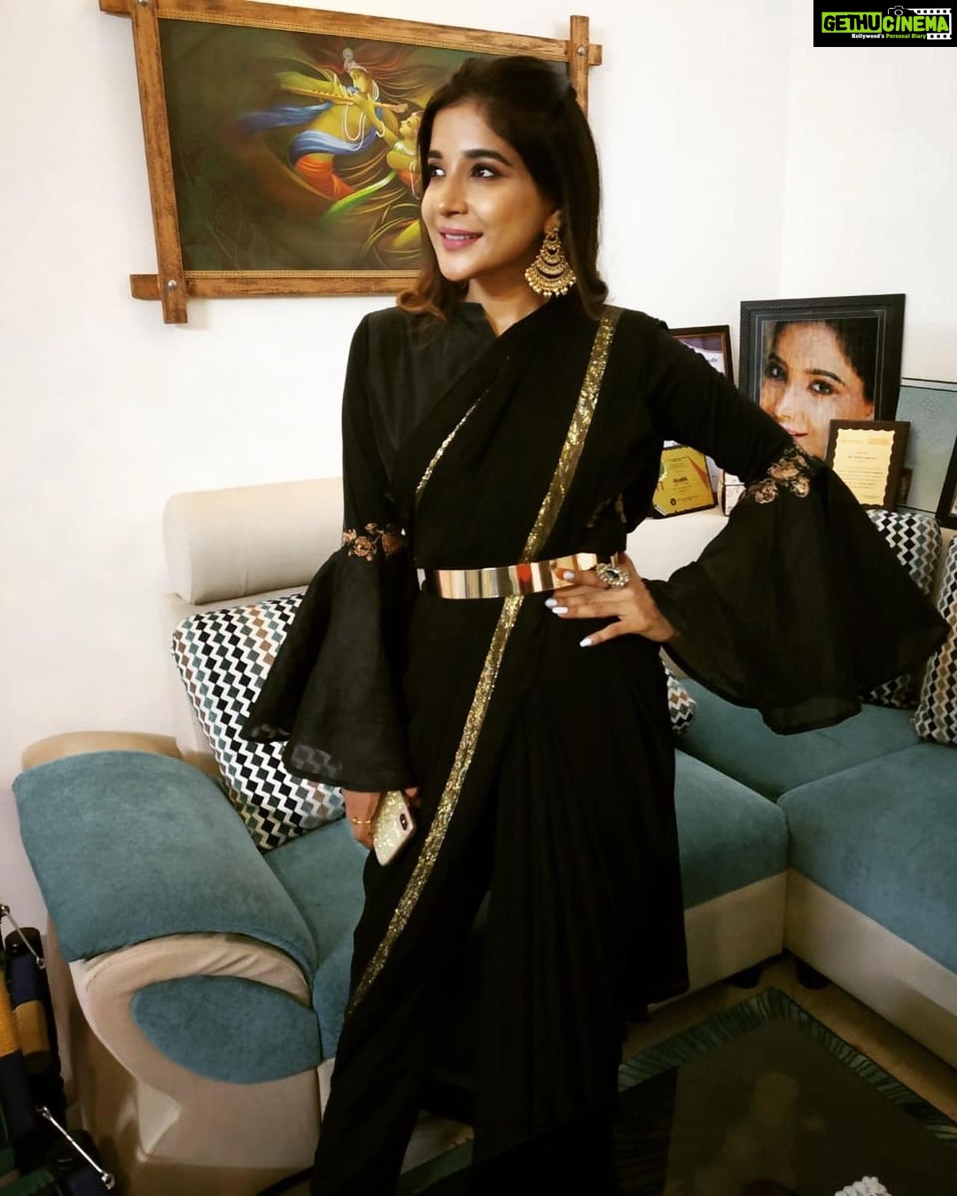 Sakshi Agarwal Instagram - Judging the event with @aparshakti_khurana Thank you guys❤️❤️ @pushplatahairandmakeup @fab_faizaaestheticboutique