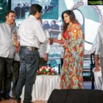 Sakshi Agarwal Instagram - Such an honor to be felicitated by the #Agarwalsamaj of #chennai💥Its a moment of pride 💥 So much respect and love received from everyone! Truly blessed:) Thankyou @fab_by_faiza @priyadharshini.makeupartist for dolling me up❤️ #sakshiagarwal #biggboss #kollywood #cinema #actress Madras Music Academy