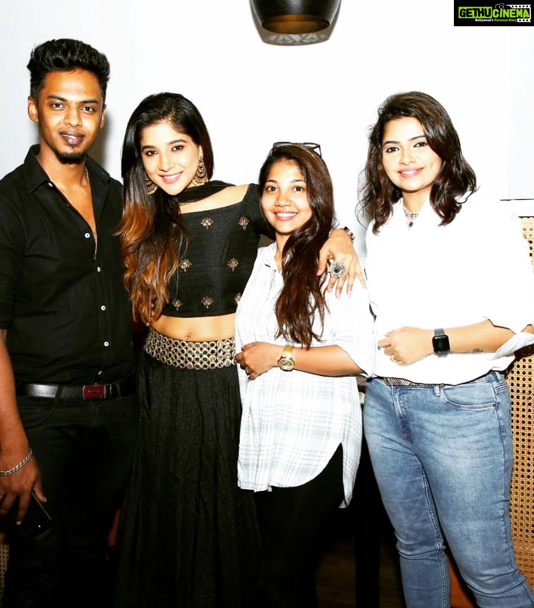 Sakshi Agarwal Instagram - 🖤Black🖤 #biggboss3 #biggbosstamil #biggboss