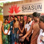 Sakshi Agarwal Instagram - Wow!!! What a college and what a crowd!! Loved it totally❤️❤️❤️ #sss college @pushplatahairandmakeup @shasunjain #sakshiagarwal #college #actress #kollywood #shreyas2019 @proyuvraaj Shri Shankarlal Sundarbai Shasun Jain College for Women