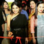 Sakshi Agarwal Instagram - Happy moments❤️❤️ @fathi_hairandmakeup @fab_faizaaestheticboutique