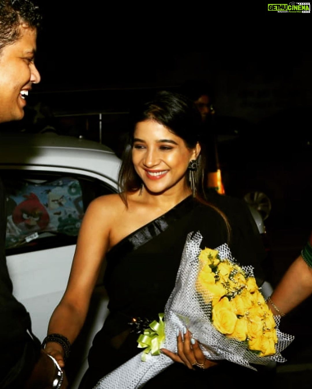 Sakshi Agarwal Instagram - Happy moments❤️❤️ @fathi_hairandmakeup @fab_faizaaestheticboutique