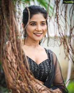 Sakshi Agarwal Instagram - Just me and my happiness in black❤️ . #aranmanai3 #pressmeet #candid #goodday #myfavoutfit❤️ . @sensphotography_ Chennai, India