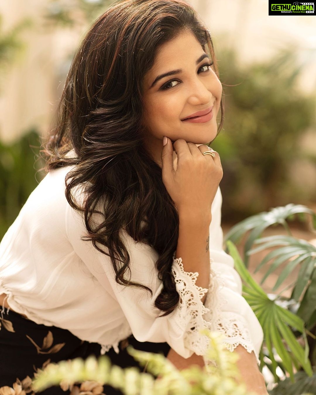Sakshi Agarwal Instagram - 💥elysian💥 Pic by: @venketramg Mua : @nageshmakeup09