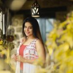 Sakshi Agarwal Instagram - sakshiagarwal #sakshiagarwalarmy #sakshiagarwalfans #actor #kollywood #actress #bigboss #bigbosstamil #kodaidiaries #bigbossseason3 #spreadlove #happyness #spreadpositivevibes #sakshiagarwal Photography : @deepak_durai_photography Makeup : @yanaczu Styling : @n.aveena @sairam_krishnan Kodaikanal- Princess of Hills