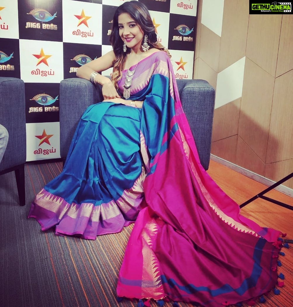 Sakshi Agarwal Instagram - Just keep shinning like you do! @pushplatahairandmakeup @_sakshi_official_ @iamsakshiagarwalofficialfan @sakshi_army_offl @sakshi_agarwal_affical_army @sakshi_agarwal_fc__ @sakshiagarwal_online_._ @sakshi_veriyans @sakshi_veriyan @sakshi_agarwal_fc #bigboss3 #bigbosspromo #bigbossfununlimited #bigbosstamil #littletalks #bigboss2tamil #hotstar #vijaytv #vijaytvshow #kamlahassan #bigboss #bigboss3tamilupdates #bigbosstrolls😂 #promo #bb3tamil #bigbossmemes #trending #aandavar #bigbosstamiltroll #bbtamilcontestants #tamilmemes #bb3 #bb3tamil #bigbossmemes #bigbossmeme #bigbosstamilmemes #sareelove #linen #silk #Mollywood #kollywood #actress