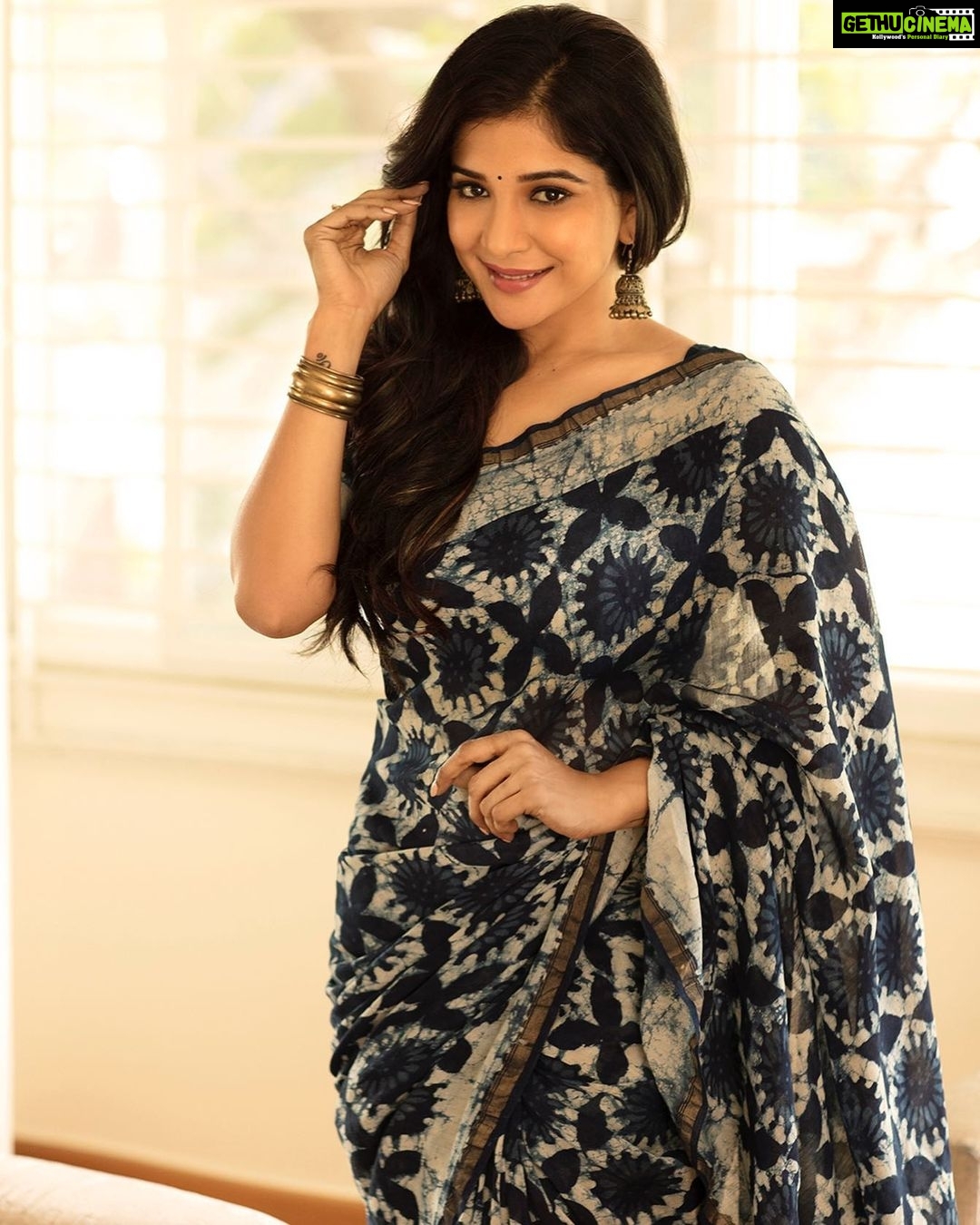 Sakshi Agarwal Instagram - Be the energy you want to attract!