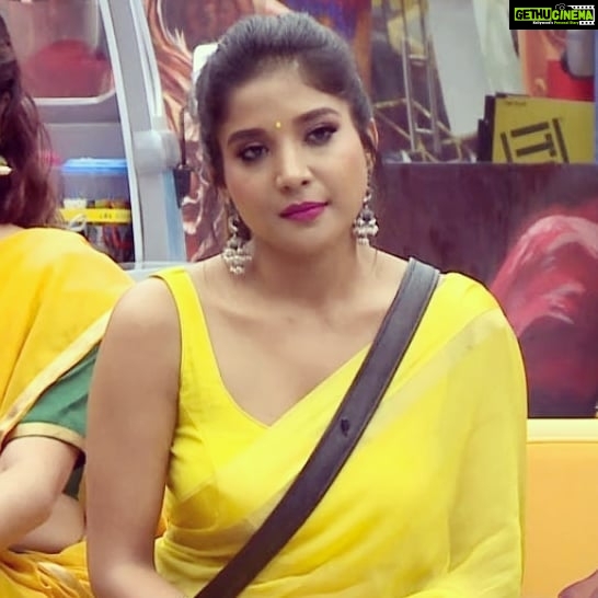 Sakshi Agarwal Instagram - It's Monday time to shine... Costumes: @ekantastudio @pradejewels #bigbosstamil #bigboss3 #bigboss2019 #biggbosstamil #sakshiagarwal #biggboss #hotstartamil #biggboss2019 #biggbosstamil3 #bigbosstamilmemes #kamalhassan