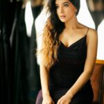 Sakshi Agarwal Instagram - I have an addiction, its called Winning! @deepak_durai_photography @fathi_hairandmakeup @pushplatahairandmakeup @sairam_krishnan #swag #instafashion #instapic #standyourground #dontcare #loveyourself #sway #happygirls #maketheworldsmile #neverlookback #winning🏆 @proyuvraaj @indiancinemagallery_official @mollywoodtimesonline @news_bugs @cinema_woods @kollywoodsactress
