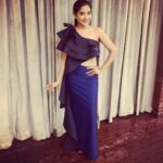 Sakshi Agarwal Instagram - Flaunt💥💥 Styling - @gegonian by @anushaa13 Outfit - @meraki_byrashin MUA- @fathi_hairandmakeup @thetimesofindia #foodguideawards