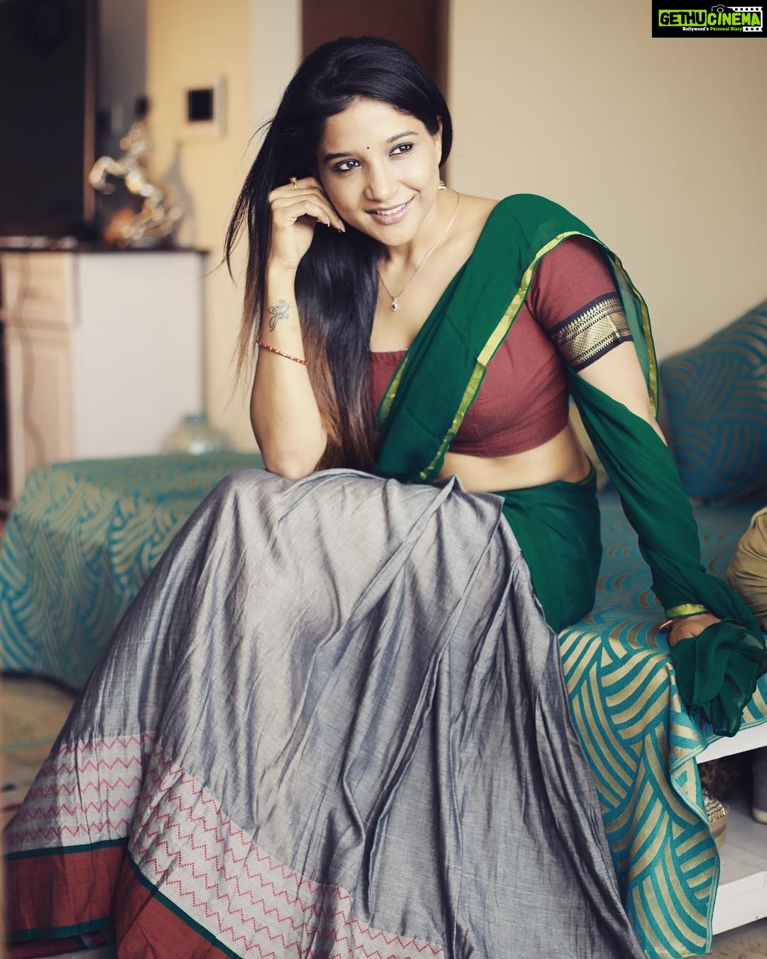 Sakshi Agarwal Instagram - 💥Be the energy you want to attract💥 #mollywoodactress @kollywoodcinemaaa @indiancinemagallery_official @mollywoodtimesonline #tollywood #telegu #tamil #southindia #actress