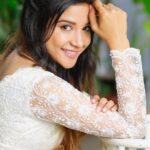 Sakshi Agarwal Instagram - 💥Found eternity in your embrace💥 @deepak_durai_photography @yanaczu @dipthi3 @julesamin @sairam_krishnan @proyuvraaj #enjoythejourney #upyourgame #keepyourmojo #neverenough