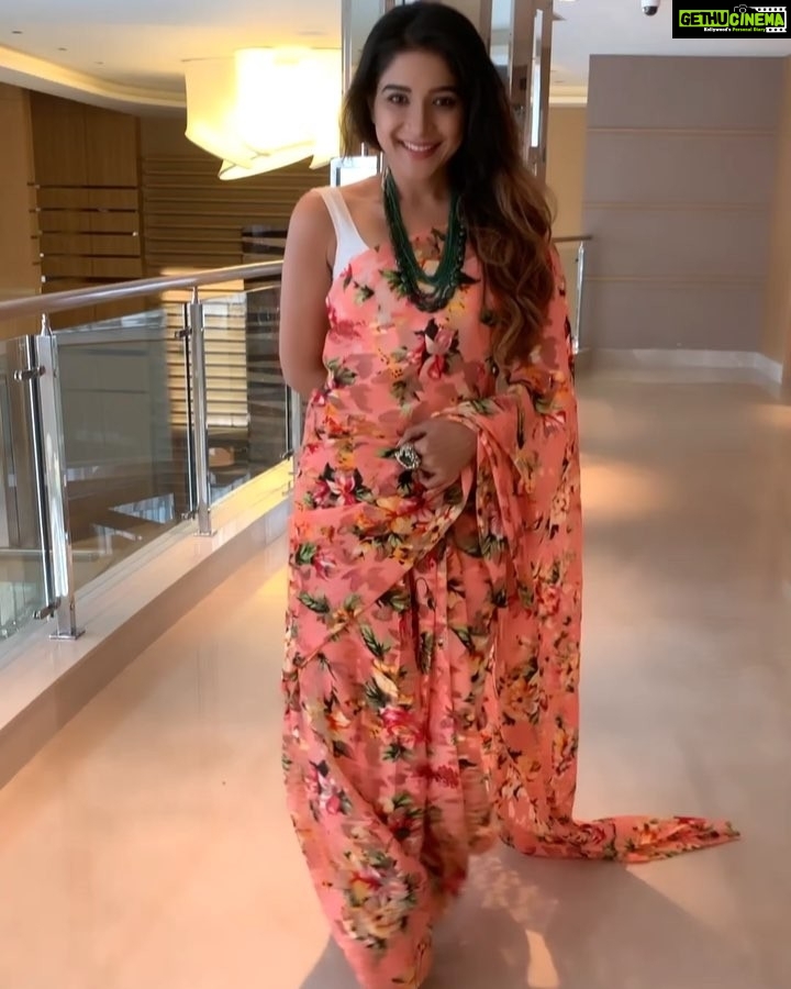 Sakshi Agarwal Instagram - π₯π₯π₯Thank you my kickass team for this dream look for meπ₯π₯π₯ @arshad.af @swarupasathakarni @labelswarupa @fathi_hairandmakeup @holidayinnchennai @original_narayanapearls @proyuvraaj @sairam_krishnan Time to bring back the Sexxxxxxy Backπππ