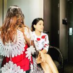 Sakshi Agarwal Instagram - Loving my makeup #singapore #show #pongal #adventurer #travelholic #loveyourself #makeuptime #feelblessed #fairydust #becca #urbandecay #mac #kryolan #farsali #bobbibrown #armani MUA : @_wand.er.lust_ Singapore