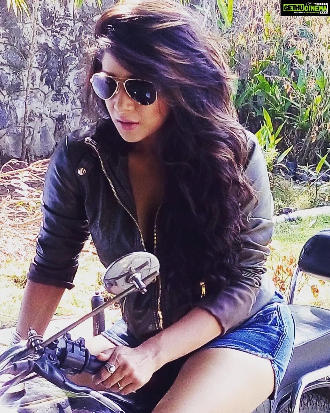 Sakshi Agarwal Instagram - ✨✨Throwback to my old days✨✨