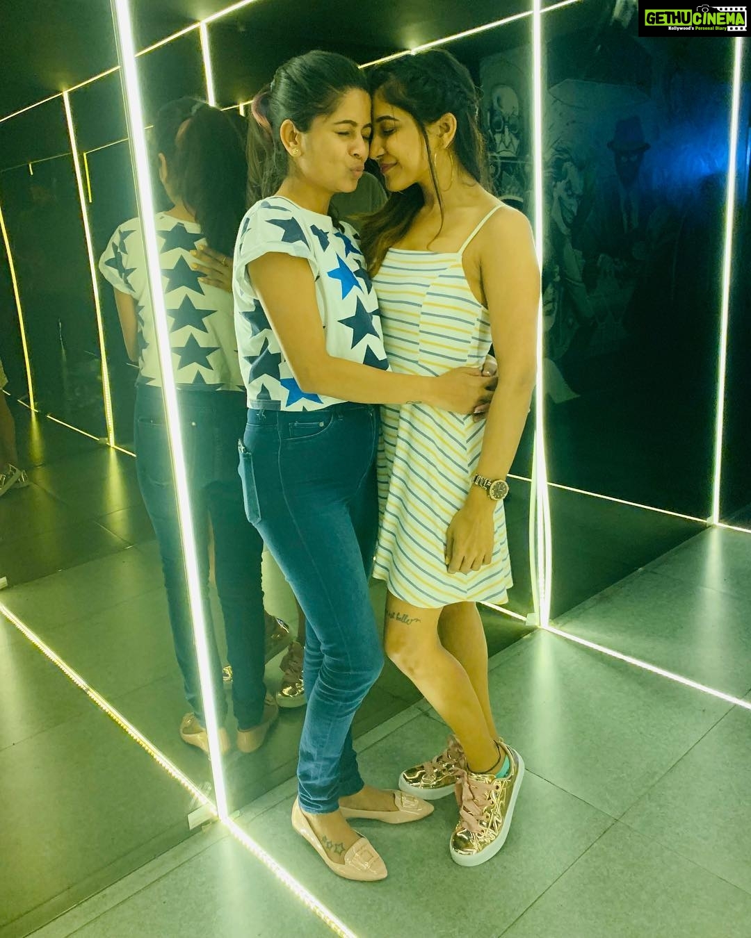 Sakshi Agarwal Instagram - Sister from another mother❤️❤️ @bavithraofficial @agentjackschennai #friendsforlife #friendslikefamily #bestpeople #happyvibes #goodthoughtsonly