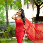 Sakshi Agarwal Instagram – Different shades of me in RED at my movie audio launch!
.
#naankadavulillai #redsaree #kollywood #sakshiagarwal 
.
@arvindkannan_ @rajviews 
@vihadesign @swaadh @swapnaareddyofficial @prayaga_makeup_artist @prosakthisaravanan @tisisnaveen Prasad Lab Vadapalani