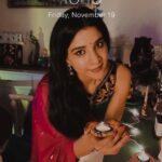 Sakshi Agarwal Instagram - Who wants to use this as their wall paper on #karthikadeepam ❤️❤️ . Left some clue for you😂 . #feelitreelit #instagramreels #karthikadeepam #festivalvibes #lights #reelsvideo #trendingsongs #iphonelock #sakshiagarwal #iphonelockscreen #viralvideos #justforfunchallenge #lightsfestival Chennai, India