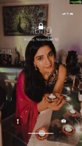 Sakshi Agarwal Instagram - Who wants to use this as their wall paper on #karthikadeepam ❤️❤️ . Left some clue for you😂 . #feelitreelit #instagramreels #karthikadeepam #festivalvibes #lights #reelsvideo #trendingsongs #iphonelock #sakshiagarwal #iphonelockscreen #viralvideos #justforfunchallenge #lightsfestival Chennai, India
