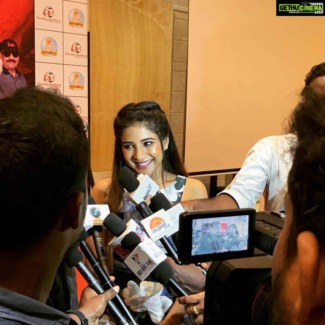 Sakshi Agarwal Instagram - 🧚♀️🧚♀️🧚♀️🧚♀️🧚♀️🧚♀️🧚♀️🧚♀️🧚♀️🧚♀️🧚♀️🧚♀️🧚♀️ The way you tell your story to yourself matters!!! Changes the story! 🧚♀️🧚♀️🧚♀️🧚♀️🧚♀️🧚♀️🧚♀️🧚♀️🧚♀️🧚♀️🧚♀️🧚♀️🧚♀️ @sangi_avias_makeup -MUA @saverahotelchn @rajeev3542