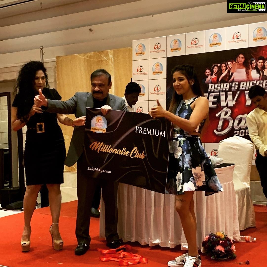 Sakshi Agarwal Instagram - 🧚♀️🧚♀️🧚♀️🧚♀️🧚♀️🧚♀️🧚♀️🧚♀️🧚♀️🧚♀️🧚♀️🧚♀️🧚♀️ The way you tell your story to yourself matters!!! Changes the story! 🧚♀️🧚♀️🧚♀️🧚♀️🧚♀️🧚♀️🧚♀️🧚♀️🧚♀️🧚♀️🧚♀️🧚♀️🧚♀️ @sangi_avias_makeup -MUA @saverahotelchn @rajeev3542