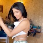 Sakshi Agarwal Instagram - ✨✨ . #fooddance #reelitfeelit #feelkaroreelkaro #reeloftheday #reelsindia #trendingreels #trendingnow #foodgasm #reelsviral #viralvideo #exploremore #scarftop #printedpants #popcorndance Chennai, India